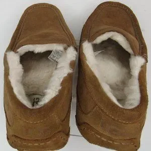 UGG | Shoes | Ugg Ascot Corduroy Suede Driver Venetian  display picture 3